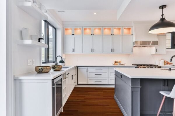 Lauzon Collection Engineered Hardwood Bahia Semi Gloss 3-1/4" - 7/16" - Image 3