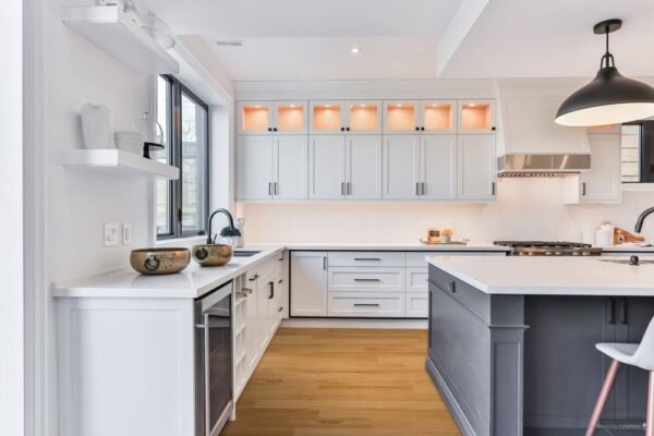 Lauzon Collection Engineered Hardwood Chelsea Semi Gloss 5-3/16" - 7/16" - Image 3