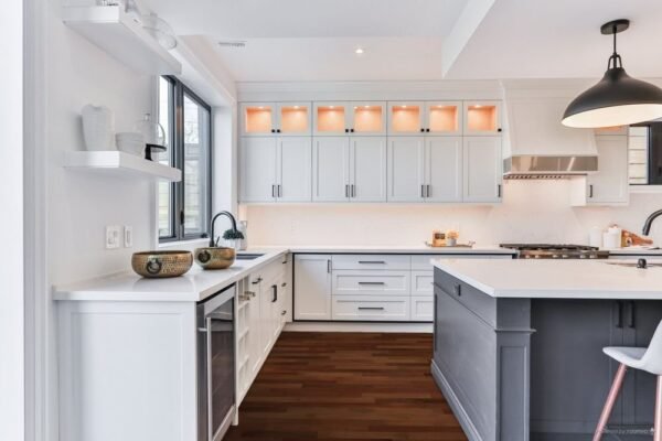 Lauzon Collection Engineered Hardwood Lima Semi Gloss 3-1/4" - 7/16" - Image 3