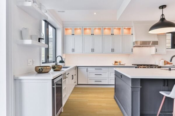 Lauzon Collection Engineered Hardwood Savoy Semi Gloss 3-1/4" - 7/16" - Image 3