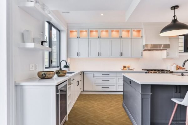 Lauzon Collection Engineered Hardwood Versailles 3-1/4" - 7/16" - Image 3